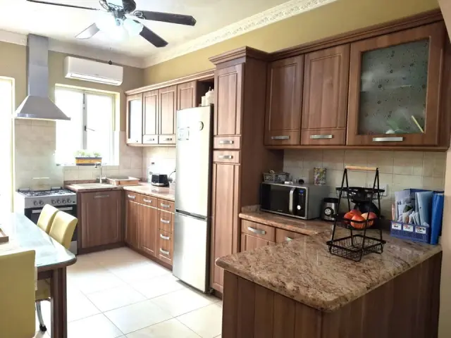 4-Bedroom Maisonette