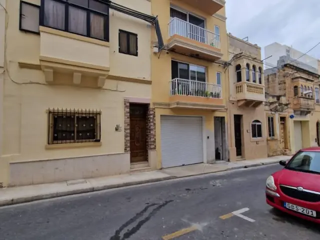 4-Car Garage