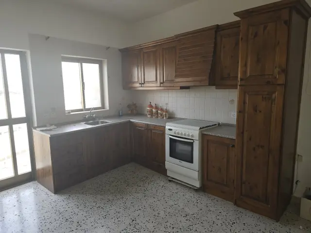 3-Bedroom Maisonette