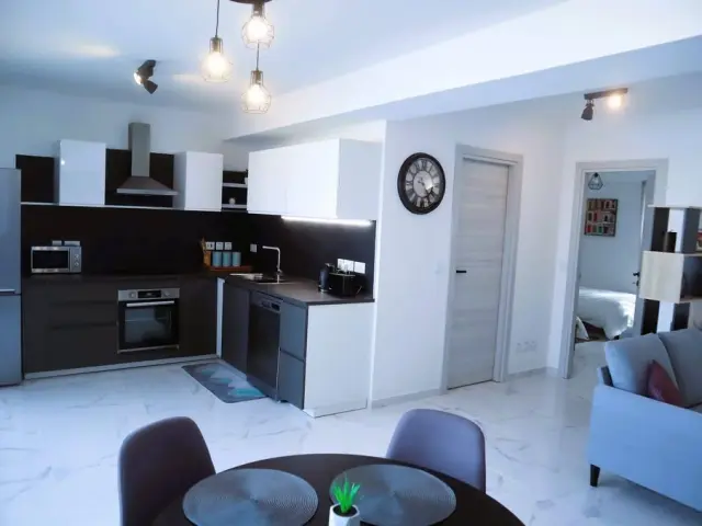 Block of 5 Apartments