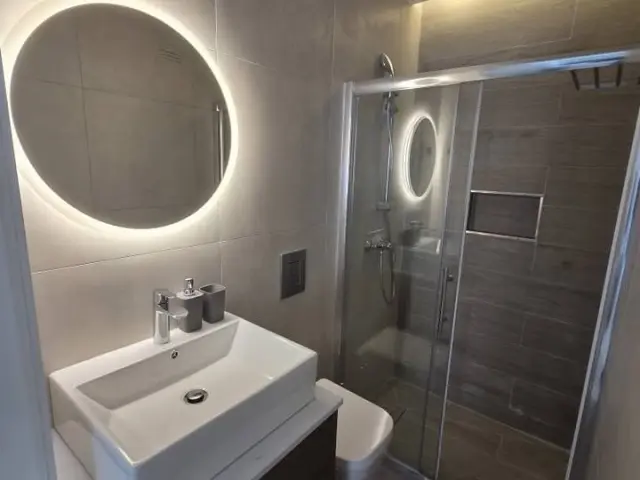 1-Bedroom Apartment
