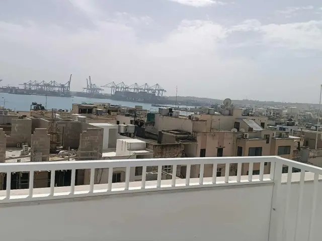 1-Bedroom Penthouse