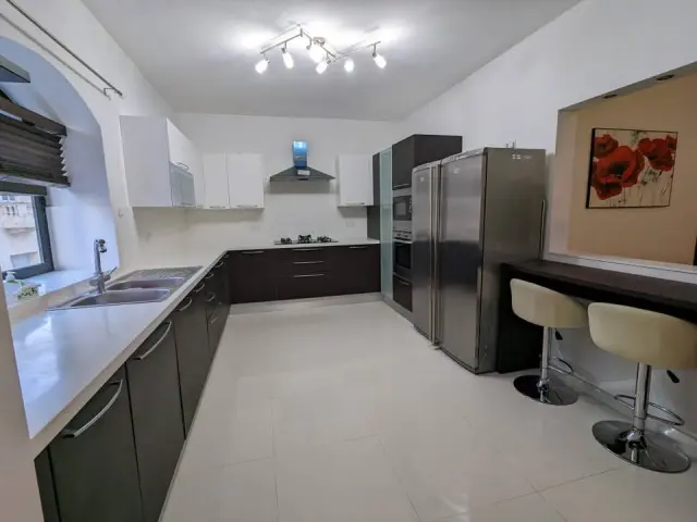 3-Bedroom Maisonette