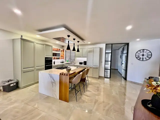 3-Bedroom Apartment
