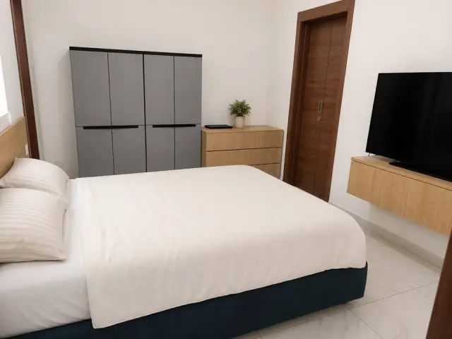3-Bedroom Apartment