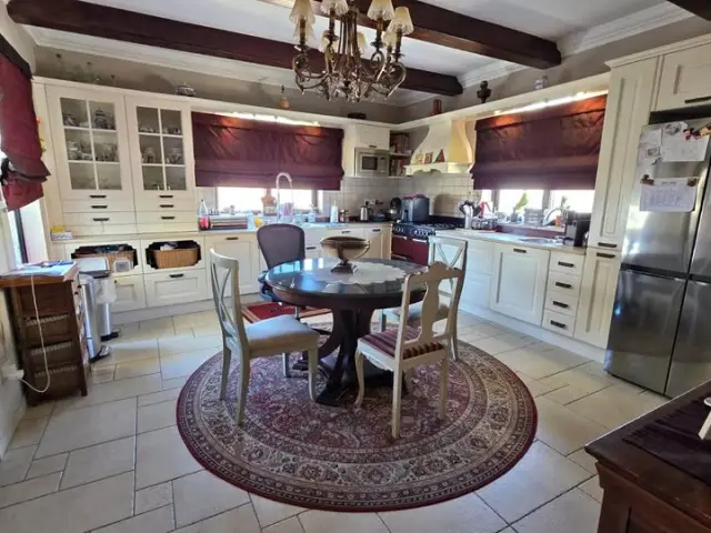 3-Bedroom Maisonette